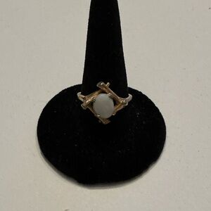 Vintage Unicus White Opal 18k Gold Filled Ring